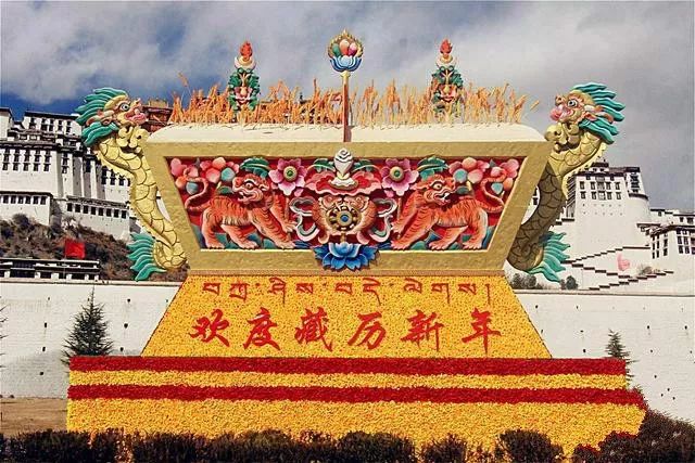 藏历新年的布达拉宫